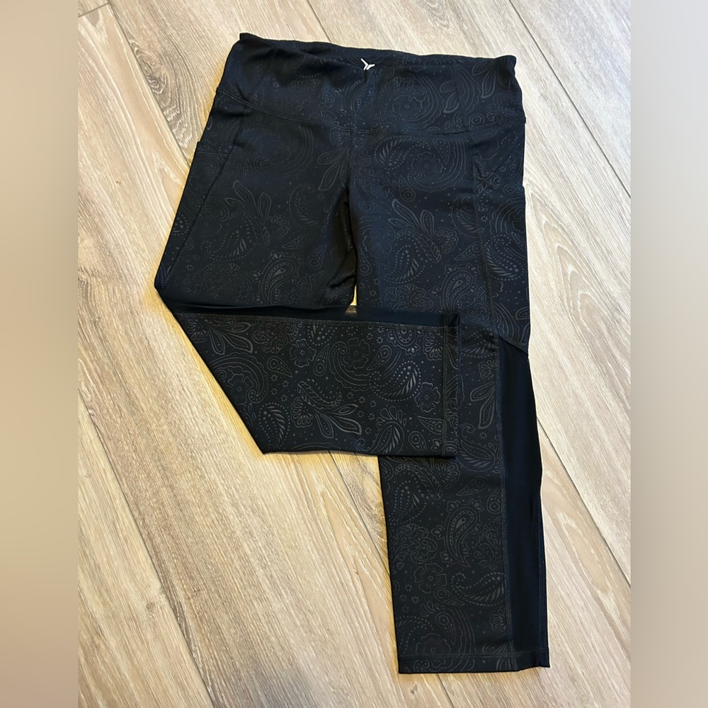 Black Accent OLD NAVY leggings